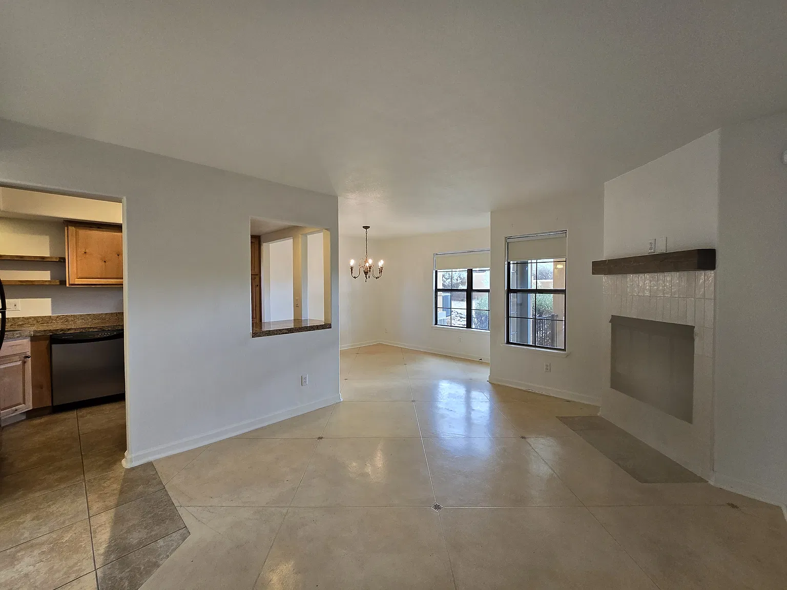6651 N Campbell Ave — Photo 4