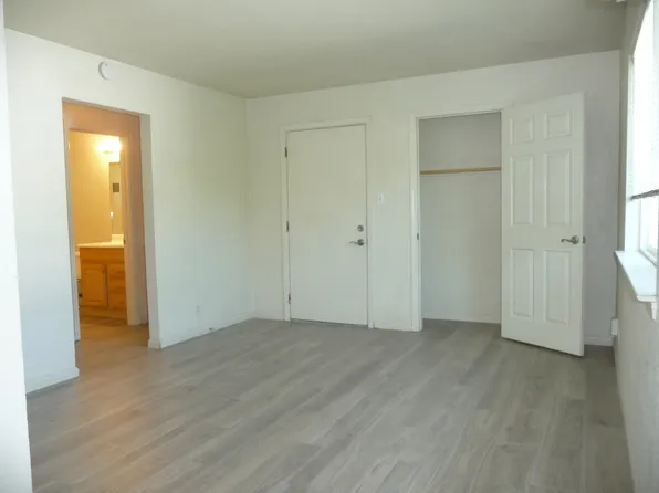 2610 C St #A, Sacramento, CA 95816