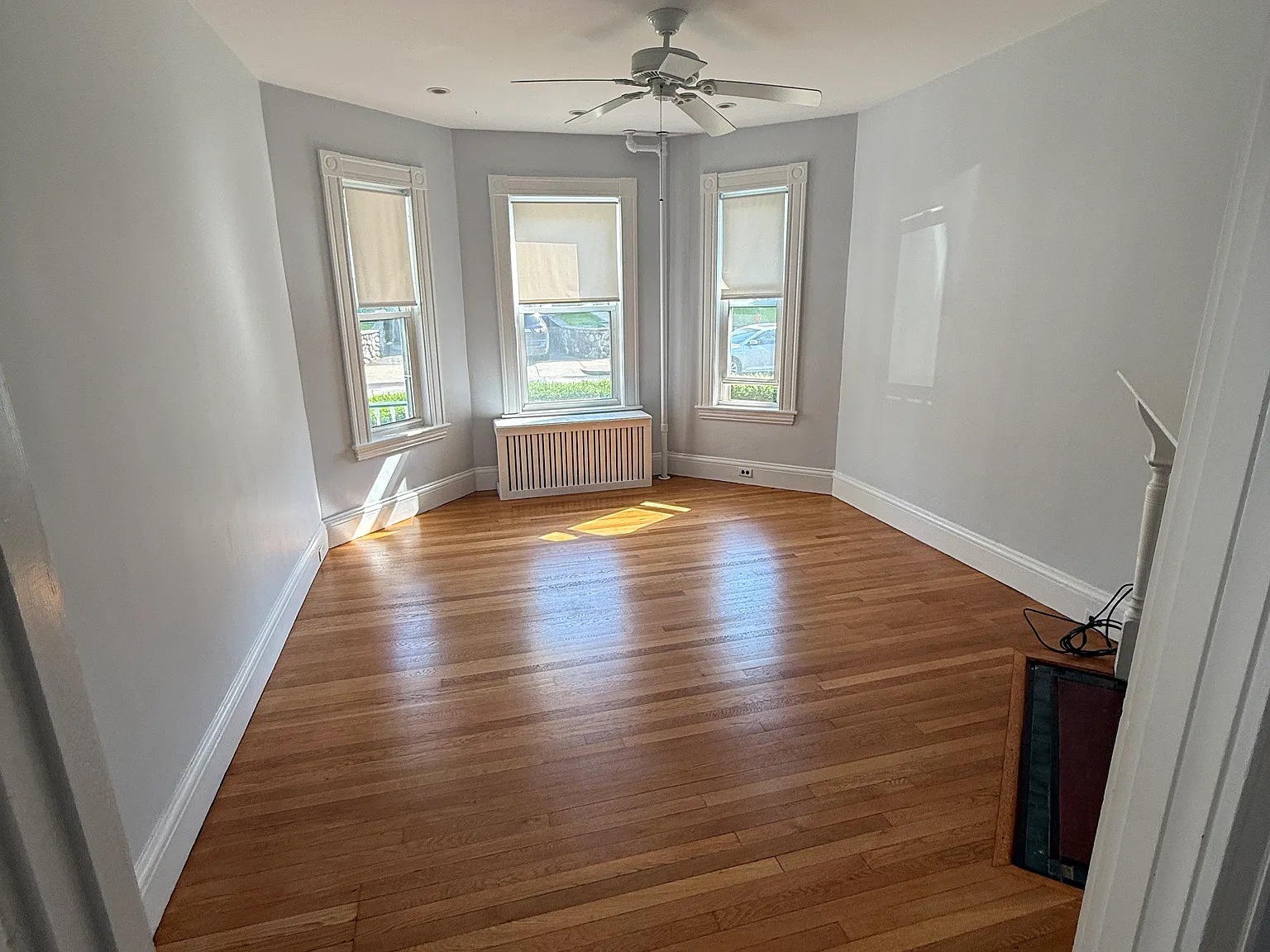 5 bed, 2.5 bath, 3000 sqft, $4,950 — Photo 4