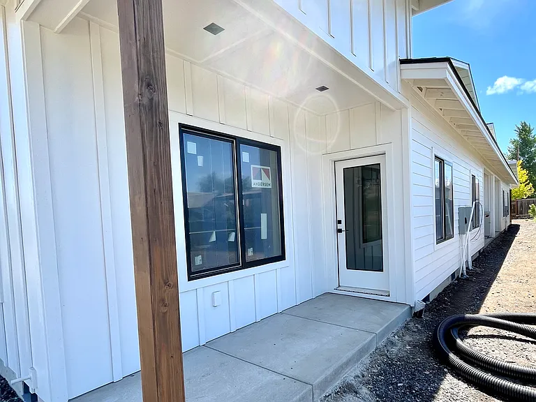 1622 W Antler Ave — Photo 14