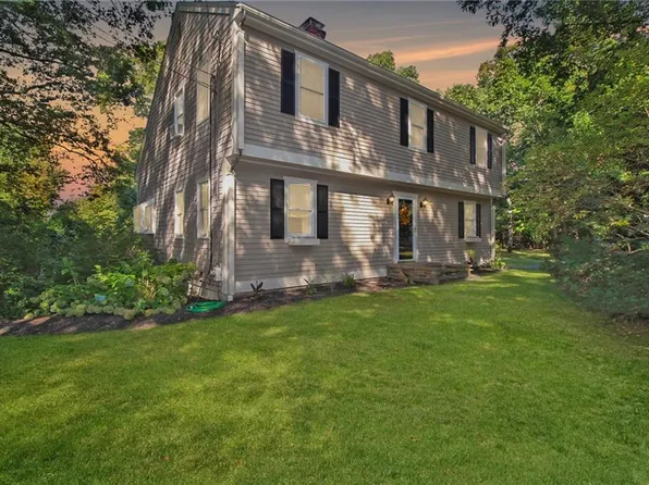 60 Tower Hill Rd, Tiverton, RI 02878
