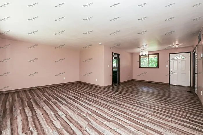 816 Burman Ave — Photo 4