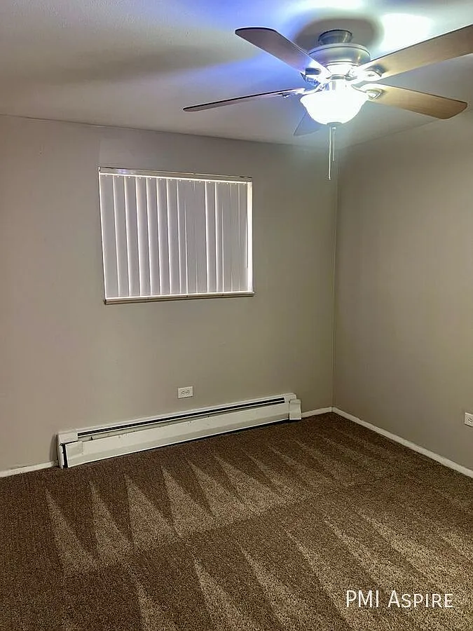 Move In Special! 2 Weeks Free Plus Lower Security Deposit! Spacious 2 Bed, 1 Bath First Floor Apt... — Photo 3