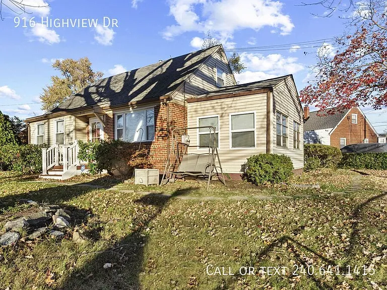 916 Highview Dr — Photo 19