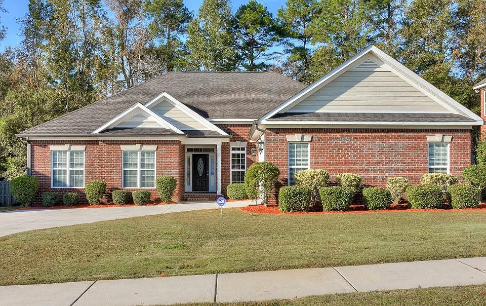 1st image of 934 Woody Hill Cir