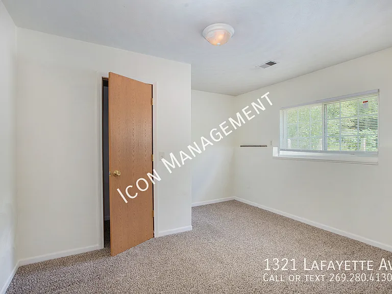 1321 Lafayette Ave — Photo 12