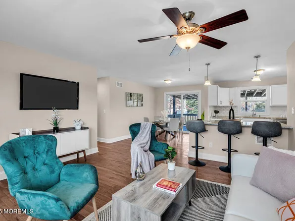 327 Hayes Avenue, Bayville, NJ 08721