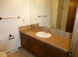 607 N Tanglewood Rd, Derby, KS 67037