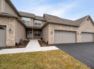 1652 Overlook Dr, Dixon, IL 61021