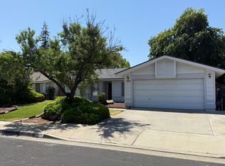 1214 Burlingame Ave, Clovis, CA 93612