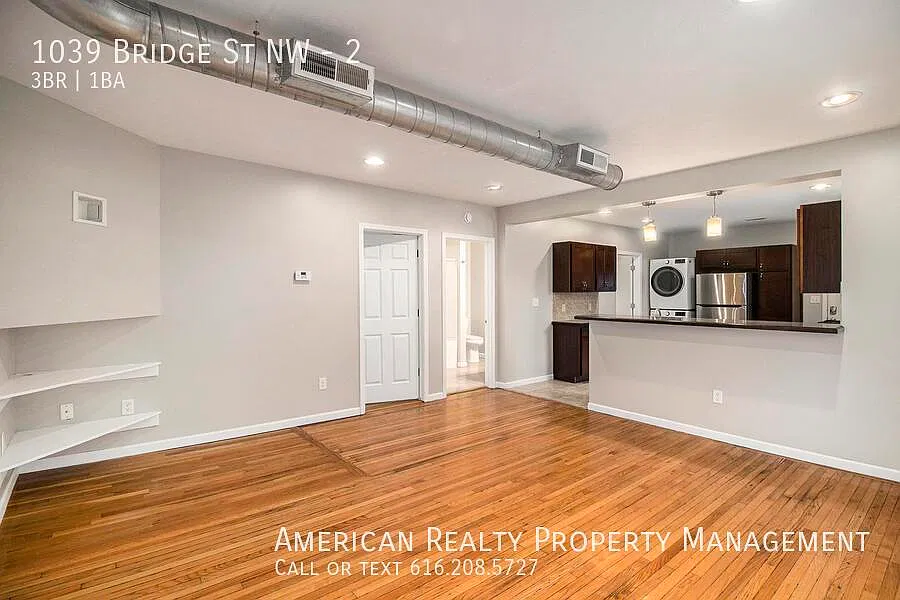 3 bed, 1150 sqft, $1,800 — Photo 2
