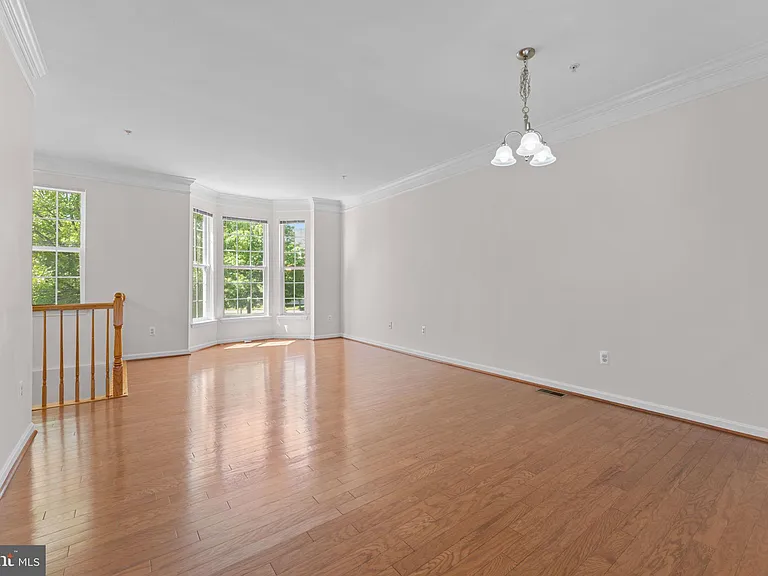 702 Anoosh Ct — Photo 10