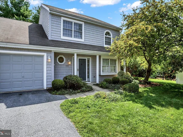 249 Crescent Dr, Hershey, PA 17033