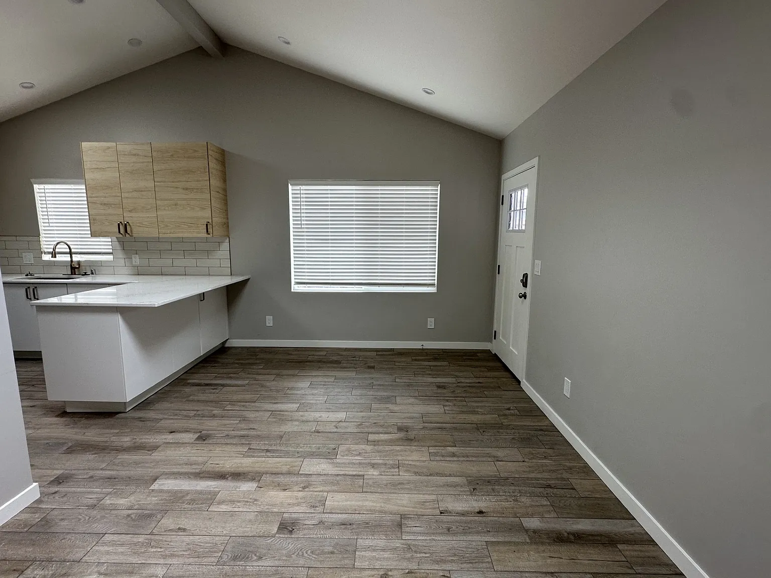 1 bed, 450 sqft, $2,600 — Photo 4