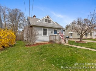 913 Blanchard St SW, Wyoming, MI 49509