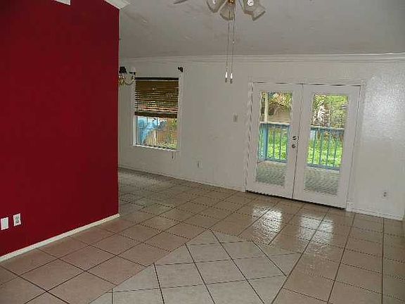 3rd image of 2507 Rockridge Dr