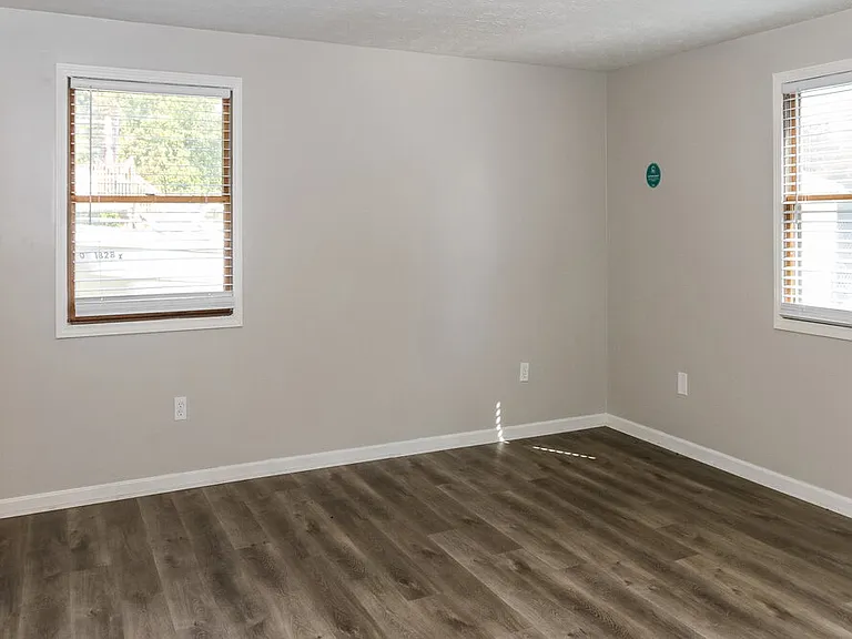 4448 Charlotte Rd — Photo 7