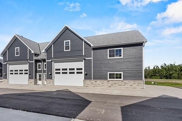 1st image of 864 S 18th Ave #14