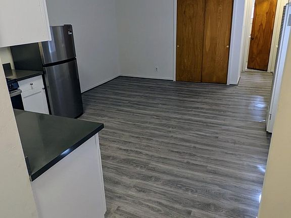 3rd image of 4 Beckett St #12