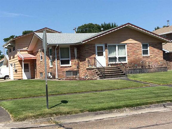 3rd image of 303 E 10th St