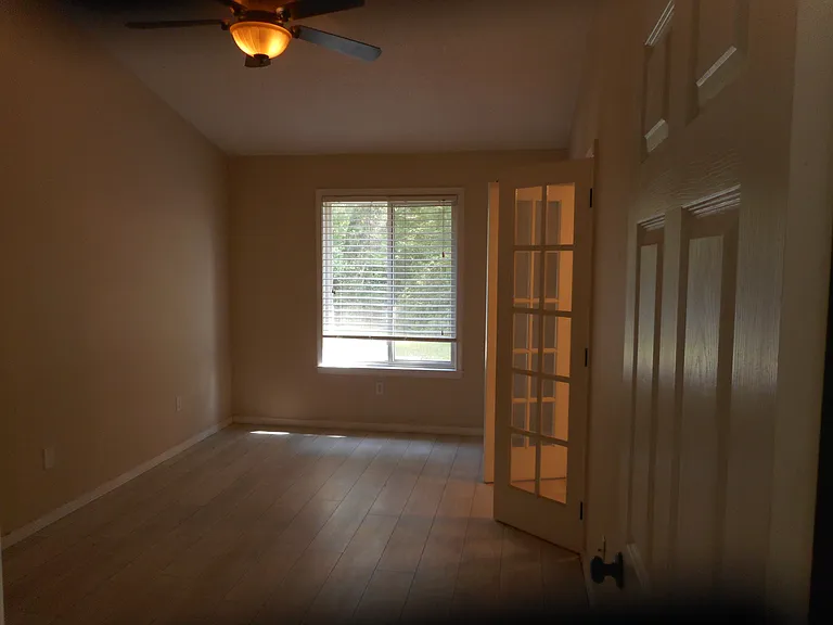 1729 Quiet Oak Ln — Photo 16