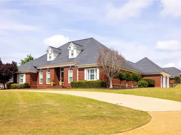 1602 McIntosh Creek Rd, Phenix City, AL 36867
