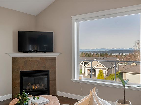 3rd image of 667 Nelson Rd