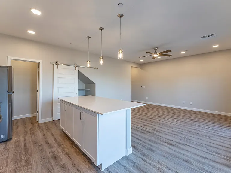 432 S 32nd St #120 — Photo 33
