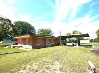 319 E Oak St, Stilwell, OK 74960