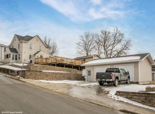 11 E Broadway St, Colfax, IA 50054