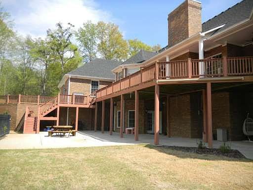 3rd image of 545 Laurelwood Dr