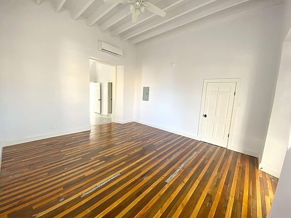 4th image of 302 San Bernardo Ave