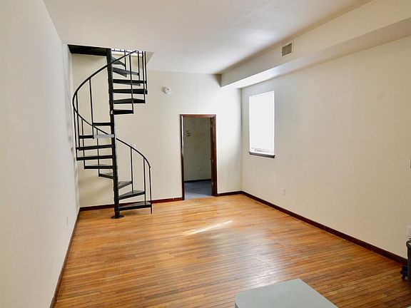 5th image of 1906 Wallace St APT B