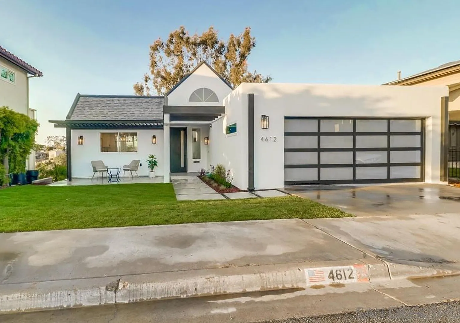 Talmadge Home with Canyon Views & Private Yard — Photo 2