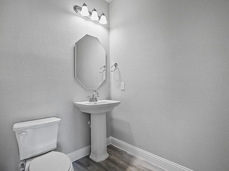 3032 Galveston St — Photo 17