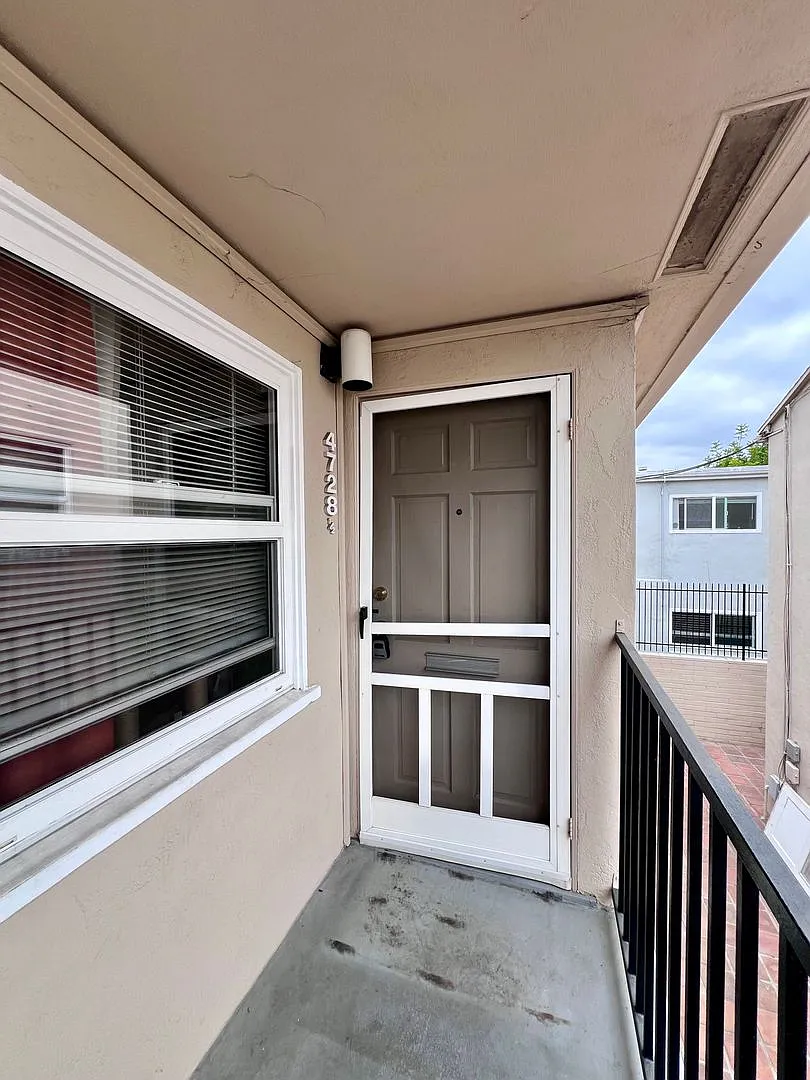 Building Photo - 4720-34 Wilson Ave #4728-1/2