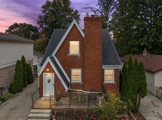 8452 Martin Rd, Warren, MI 48093