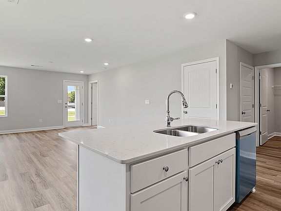 3rd image of 3111 Leo Ln
