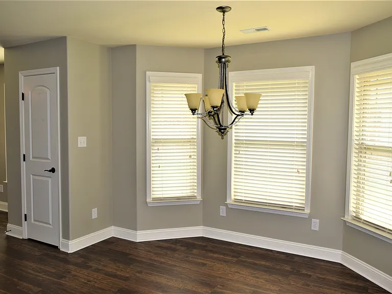 5021 Montauk Trl SE — Photo 4