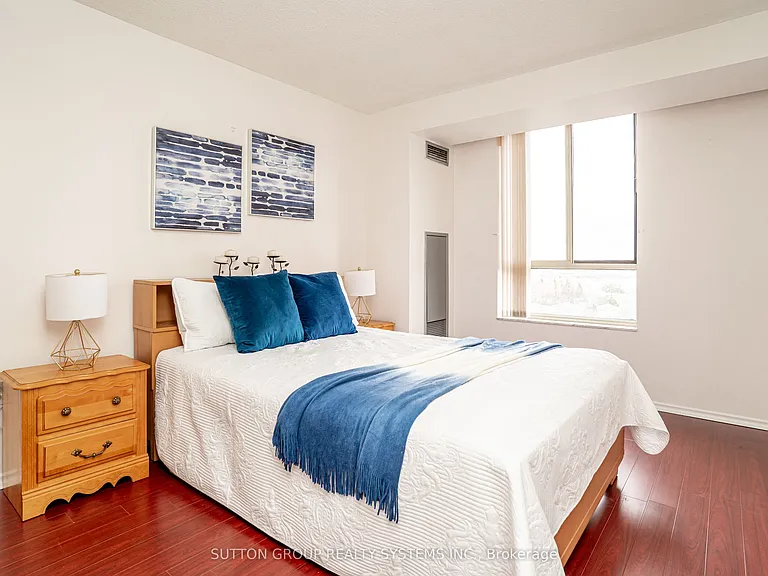 20 Cherrytree Dr #802 — Photo 25