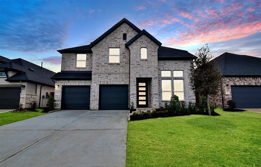 4 bed, 3.0 bath, 3101 sqft, $3,600 — Photo 1
