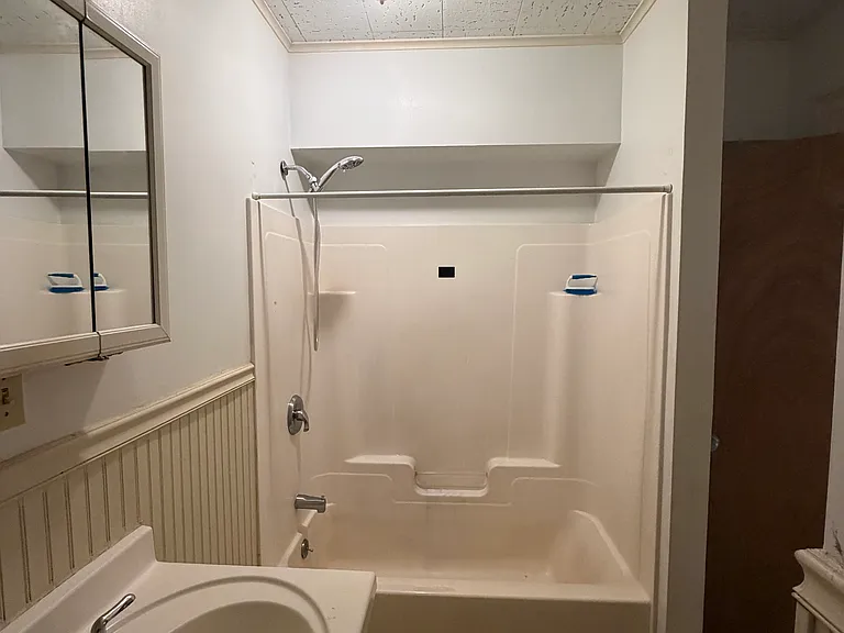 133 S Lake Ave #1 — Photo 14
