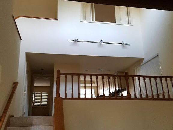 3rd image of 28 Monterey Ct