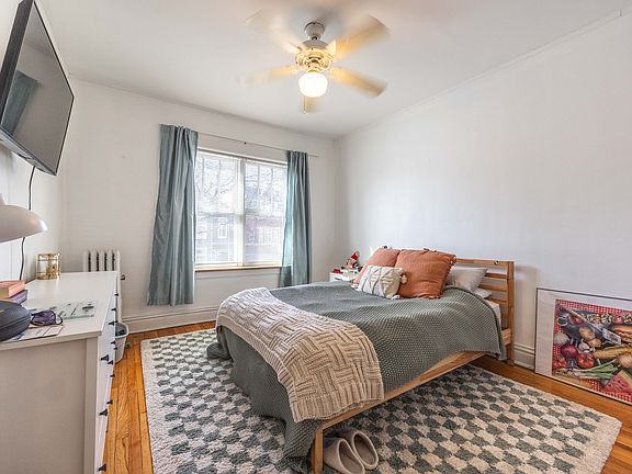 4th image of 842 W Wrightwood Ave #1