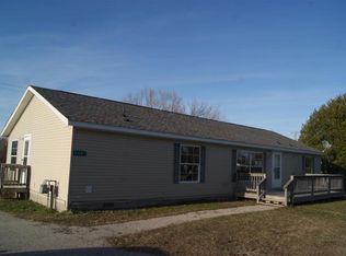 714 Old Mackinaw Rd, Cheboygan, MI 49721