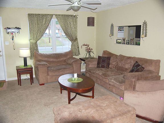 3rd image of 7213 Elmbrook Ln