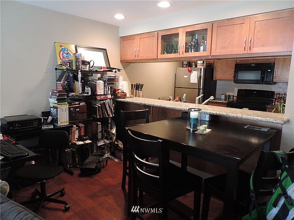 3rd image of 25 N Broadway #103