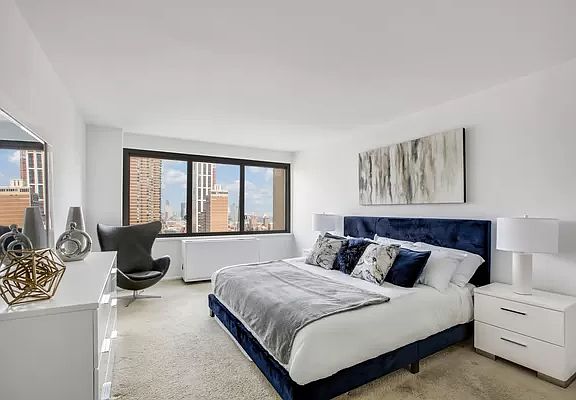 5th image of 300 E 59th St #Res-2707