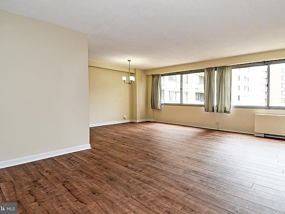 4th image of 4515 Willard Ave APT 1216S