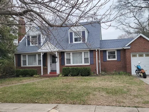 300 Lilac Ln, Delanco, NJ 08075